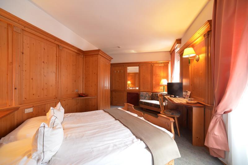 Hotel Cevedale Living Romance Hotel Cogolo Buitenkant foto