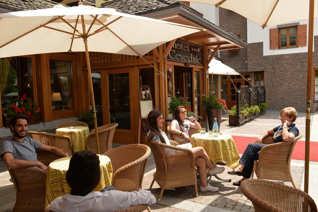 Hotel Cevedale Living Romance Hotel Cogolo Buitenkant foto