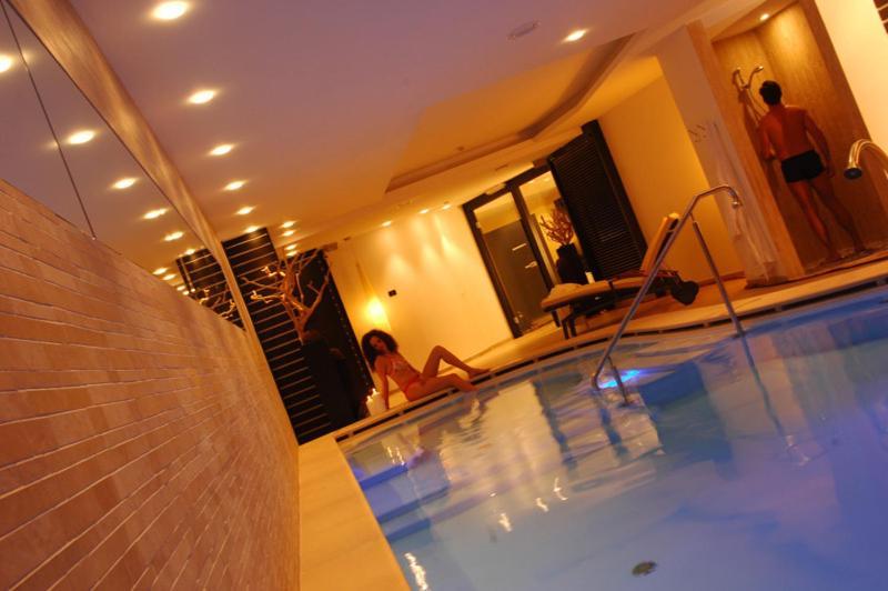 Hotel Cevedale Living Romance Hotel Cogolo Buitenkant foto